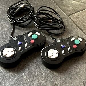 2 Pelican Nintendo Gamecube Wii GC Retro Pad Controllers Black - Tested